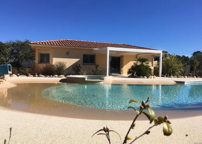 L'Hacienda Piscine chauffée à 28, spa, boulodrome et court de Tennis privés, 2 villas indépendantes